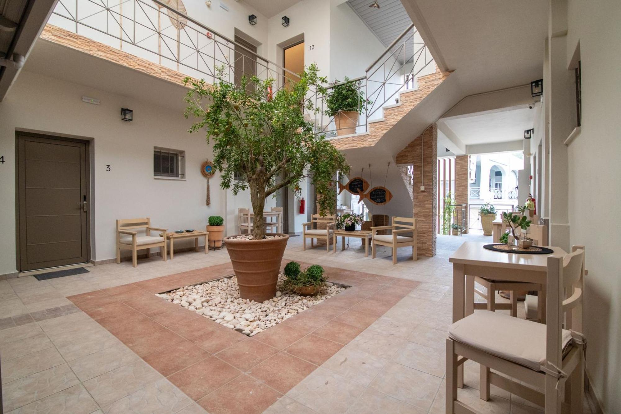 Apartment Village *